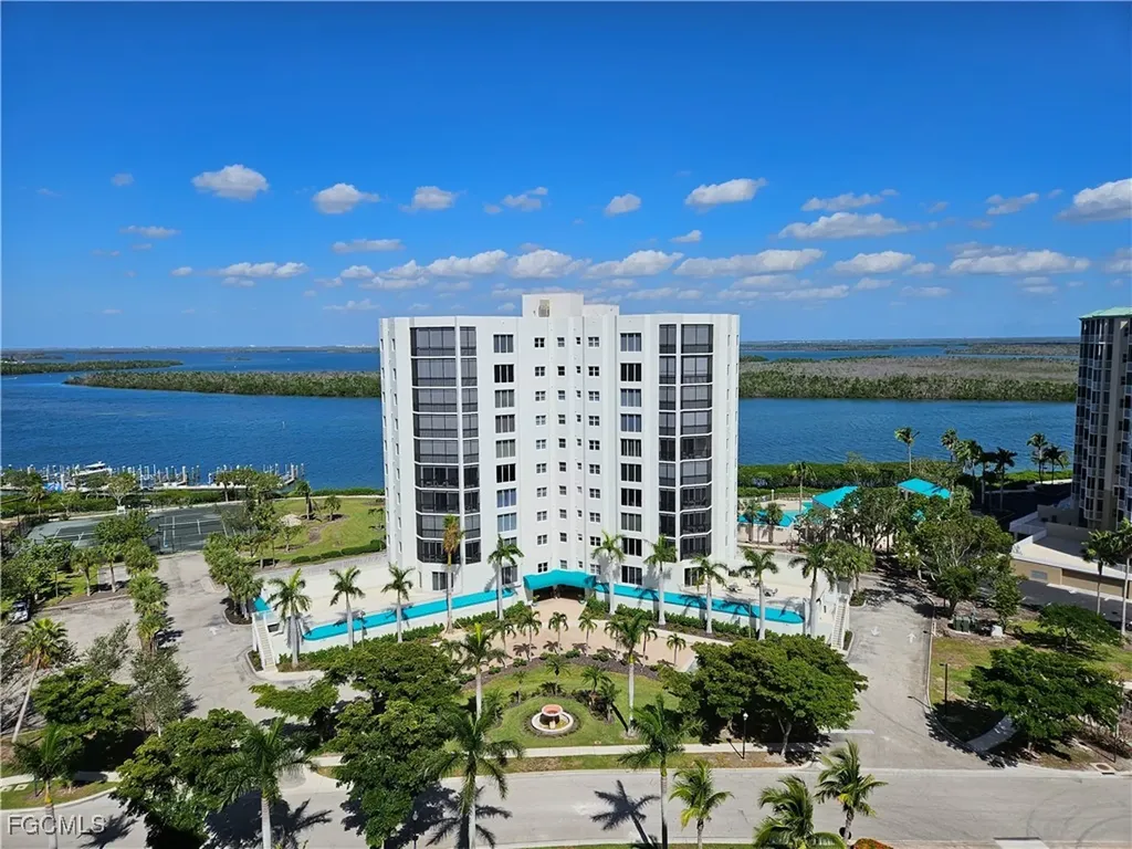 Fort Myers Beach FL, 4183 Bay Beach Lane, Unit 375