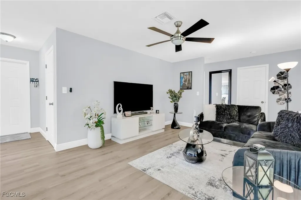 314 SE 47th Terrace Cape Coral FL 33904