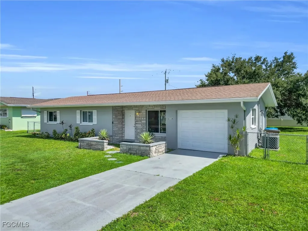 314 SE 47th Terrace Cape Coral FL 33904