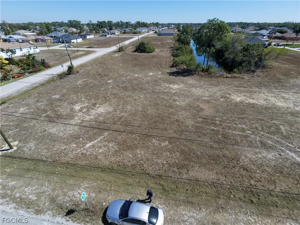 3233 Andalusia Boulevard Cape Coral FL 33909