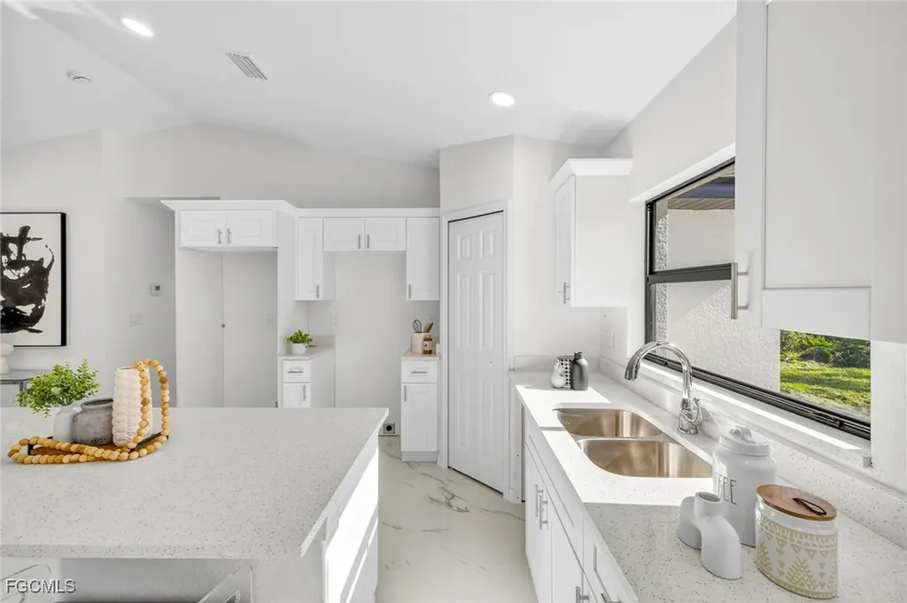 2006 Mcarthur Avenue Alva FL 33920