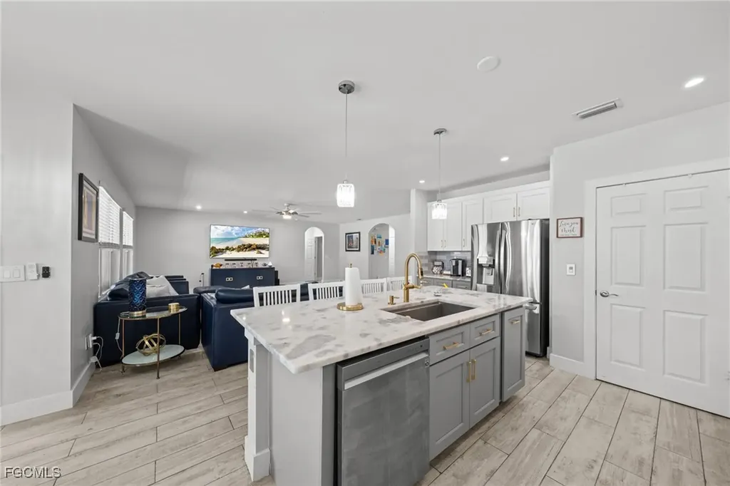 2805 SW 35th Street Cape Coral FL 33914