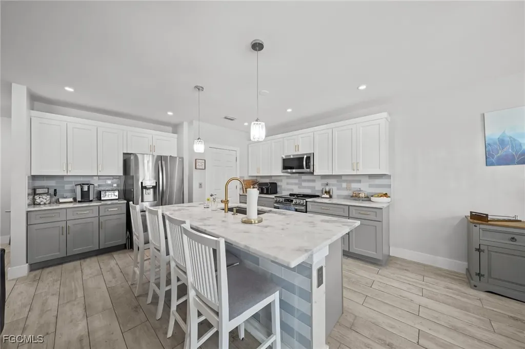 2805 SW 35th Street Cape Coral FL 33914