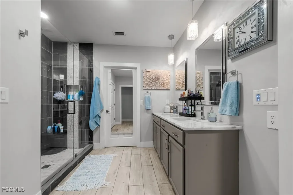 2805 SW 35th Street Cape Coral FL 33914