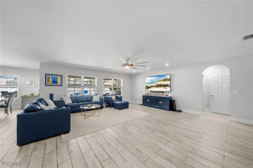 2805 SW 35th Street Cape Coral FL 33914