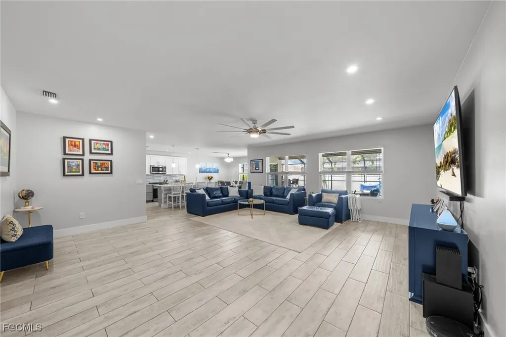 2805 SW 35th Street Cape Coral FL 33914