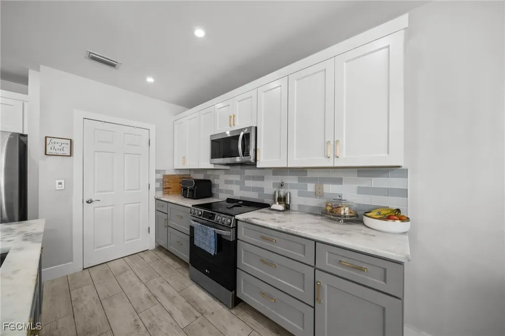 2805 SW 35th Street Cape Coral FL 33914