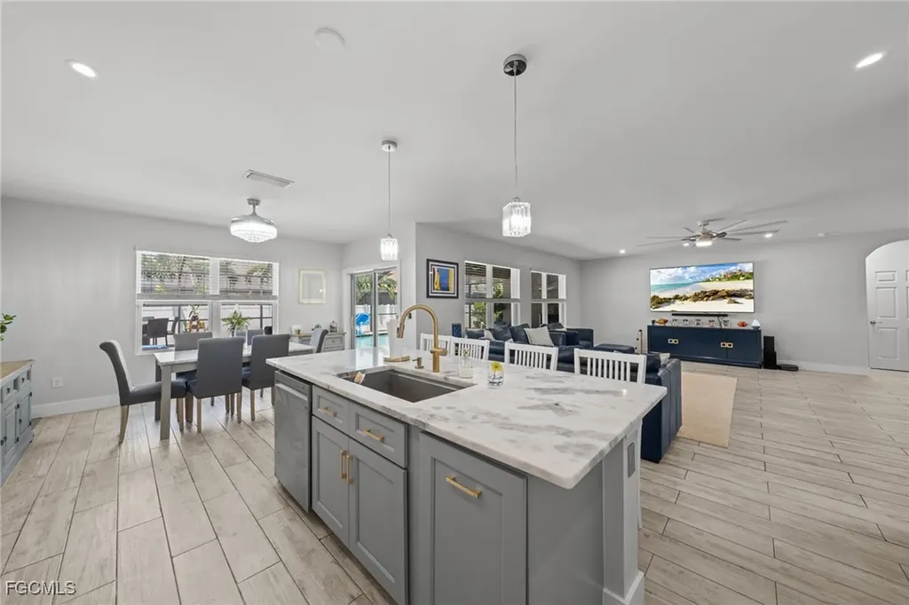 2805 SW 35th Street Cape Coral FL 33914