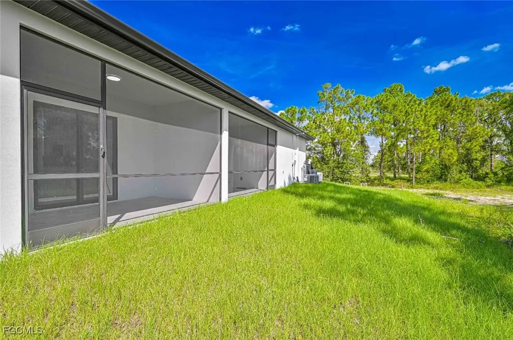 585/587 Alabama Road S Lehigh Acres FL 33974