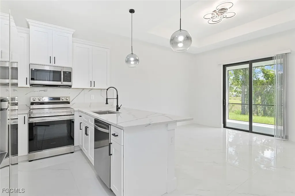 585/587 Alabama Road S Lehigh Acres FL 33974