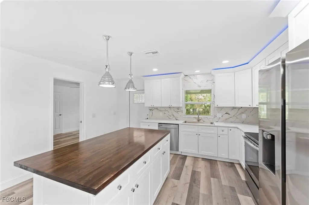 3437 Dora Street Fort Myers FL 33916