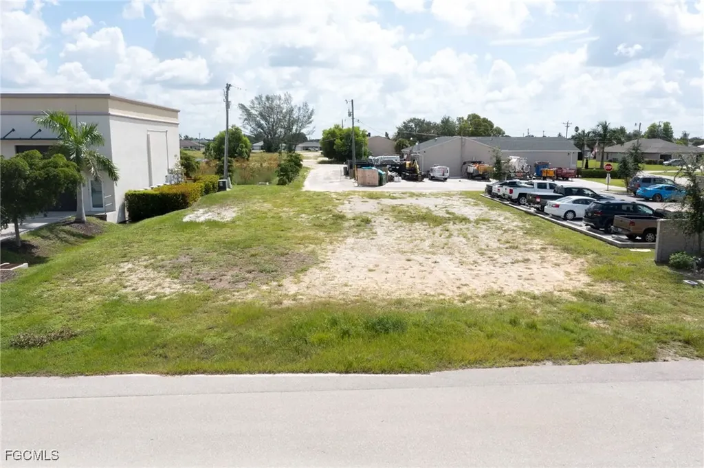 4337 & 4339 SW 9th Avenue Cape Coral FL 33914