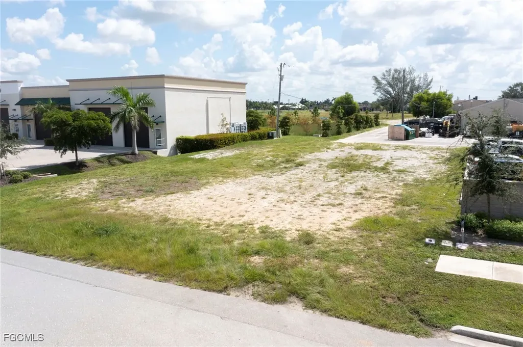 4337 & 4339 SW 9th Avenue Cape Coral FL 33914