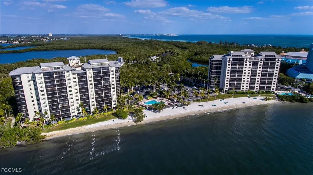 Fort Myers FL, 17080 Harbour Point Drive, Unit 114