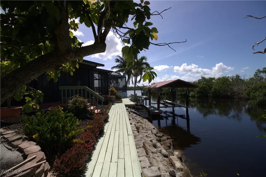 5043 Genesee Parkway Bokeelia FL 33922