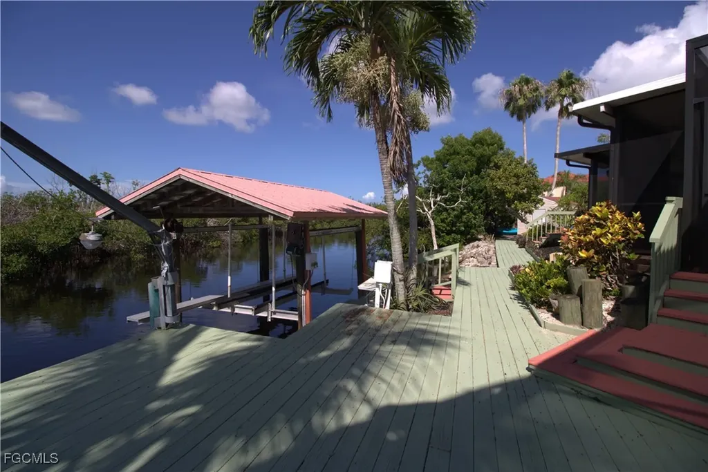 5043 Genesee Parkway Bokeelia FL 33922