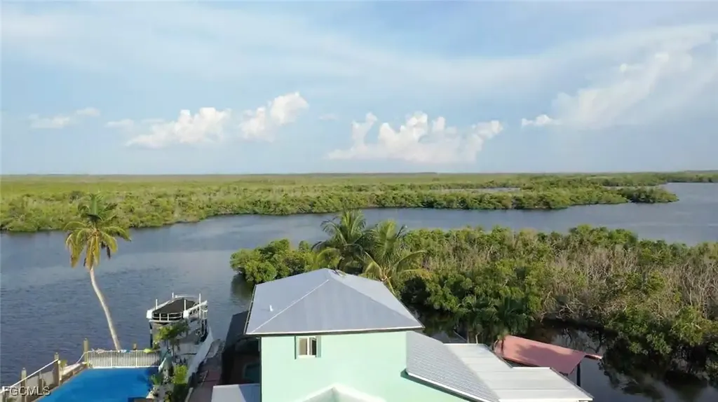 5043 Genesee Parkway Bokeelia FL 33922