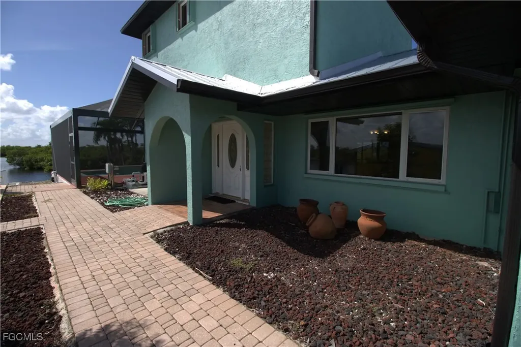 5043 Genesee Parkway Bokeelia FL 33922