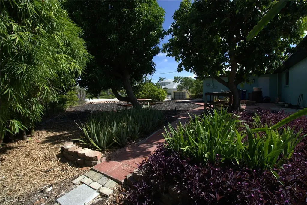 5043 Genesee Parkway Bokeelia FL 33922