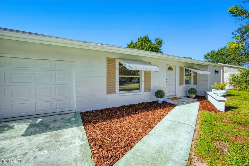 1830 Grace Avenue Fort Myers FL 33901