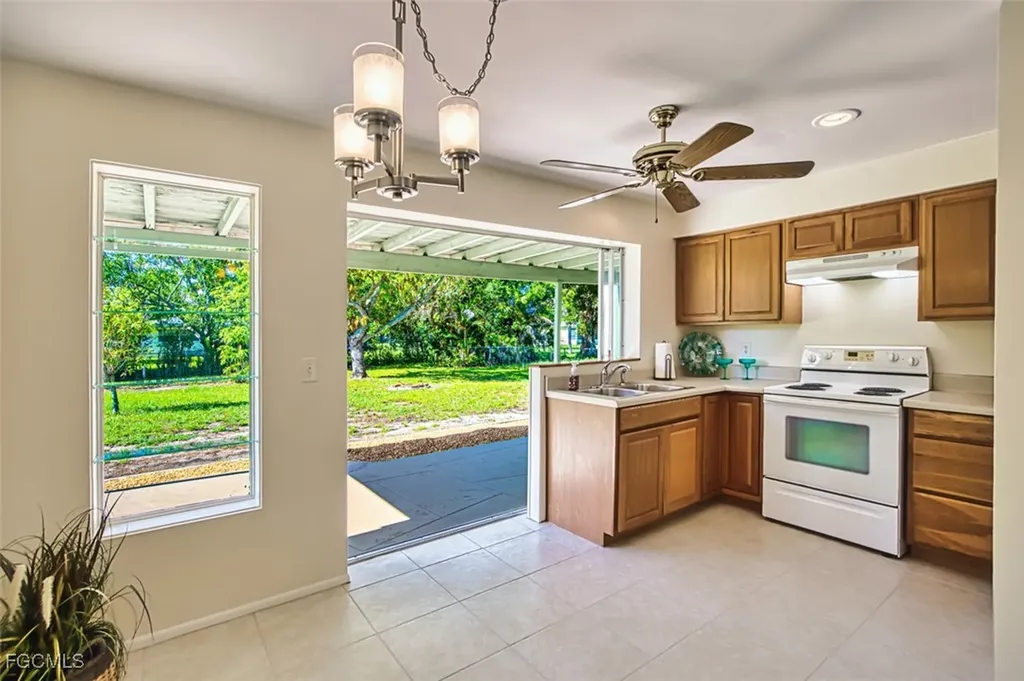 1830 Grace Avenue Fort Myers FL 33901