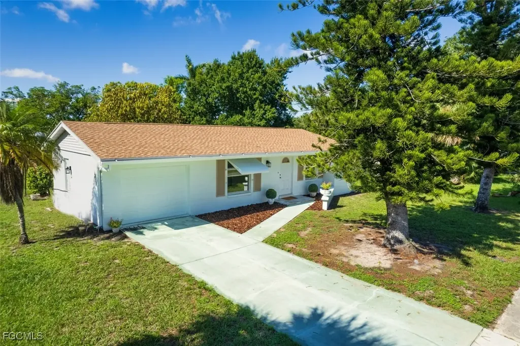 1830 Grace Avenue Fort Myers FL 33901