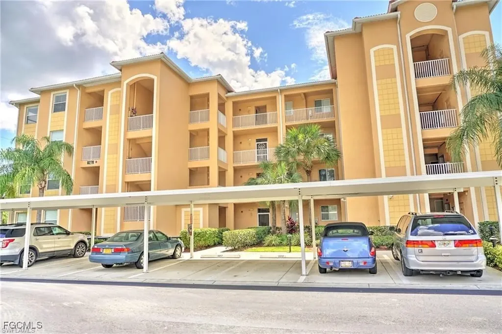8270 Pathfinder Loop Fort Myers FL 33919