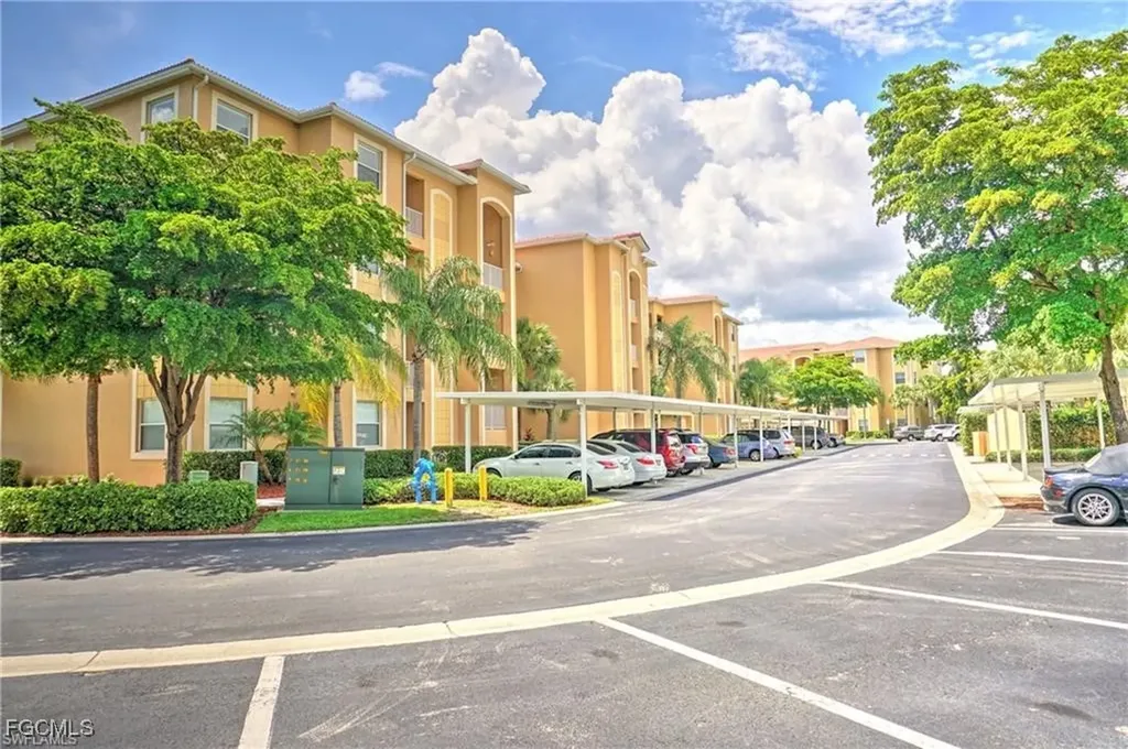 8270 Pathfinder Loop Fort Myers FL 33919