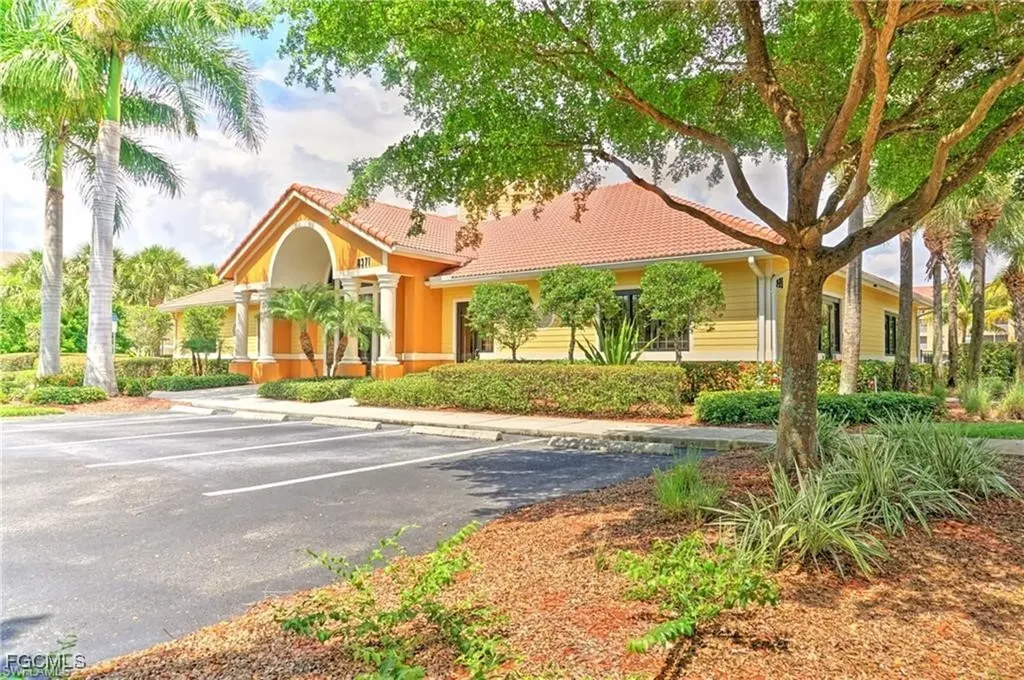 8270 Pathfinder Loop Fort Myers FL 33919