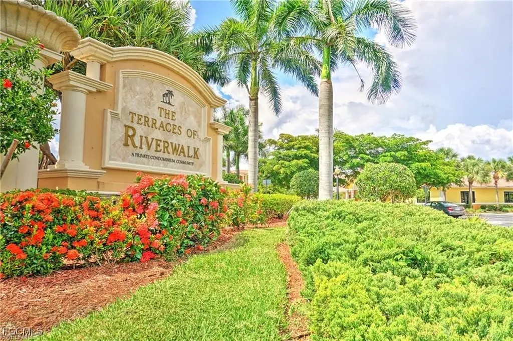 8270 Pathfinder Loop Fort Myers FL 33919