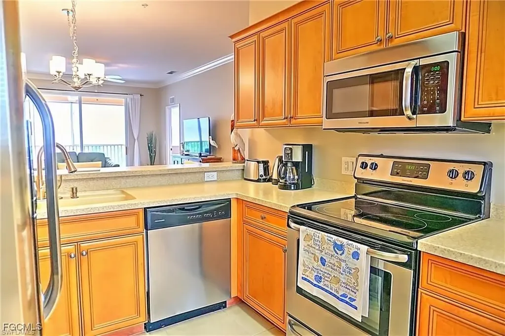 8270 Pathfinder Loop Fort Myers FL 33919