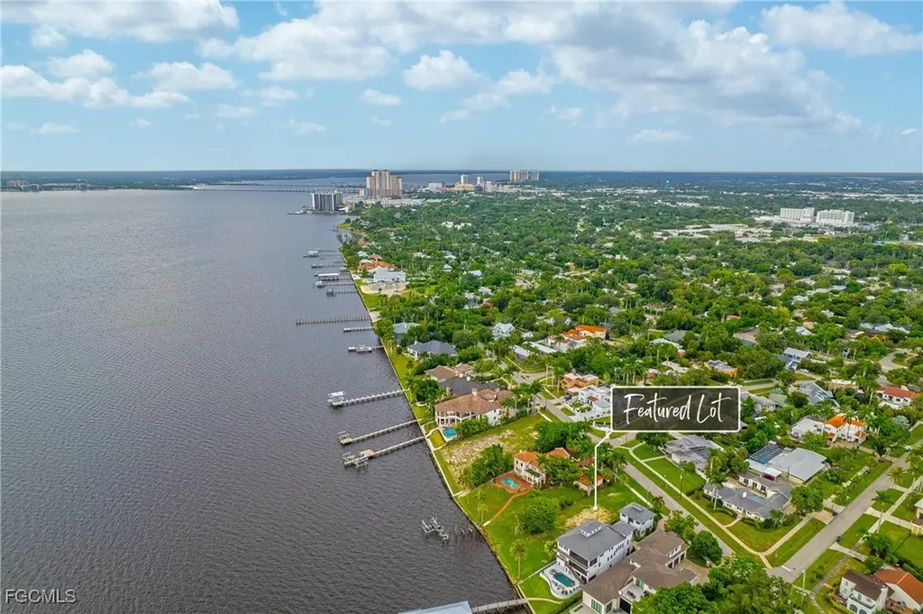 2904 Valencia Way Fort Myers FL 33901