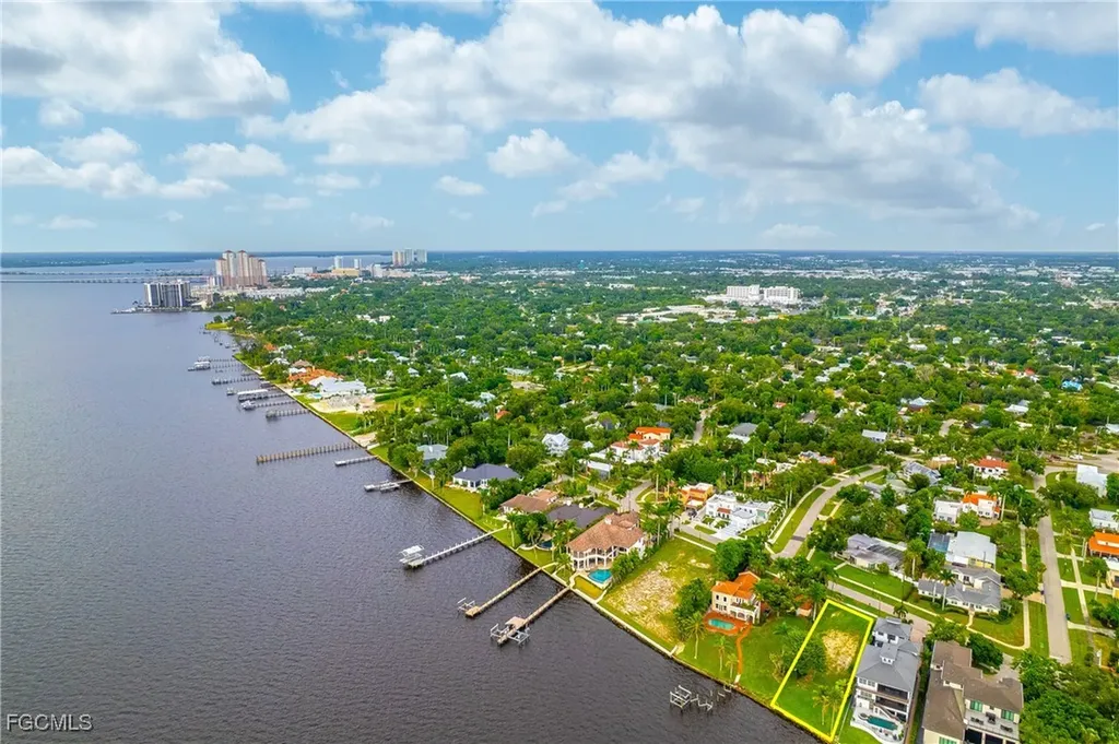 2904 Valencia Way Fort Myers FL 33901