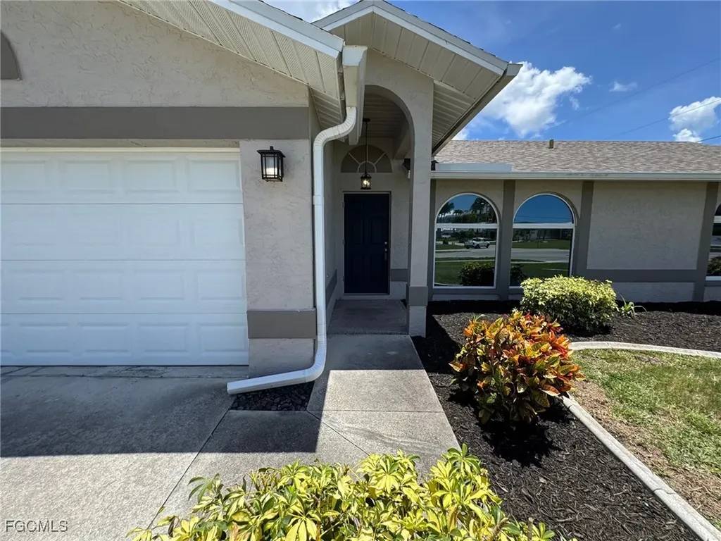 2910 Surfside Boulevard Cape Coral FL 33914