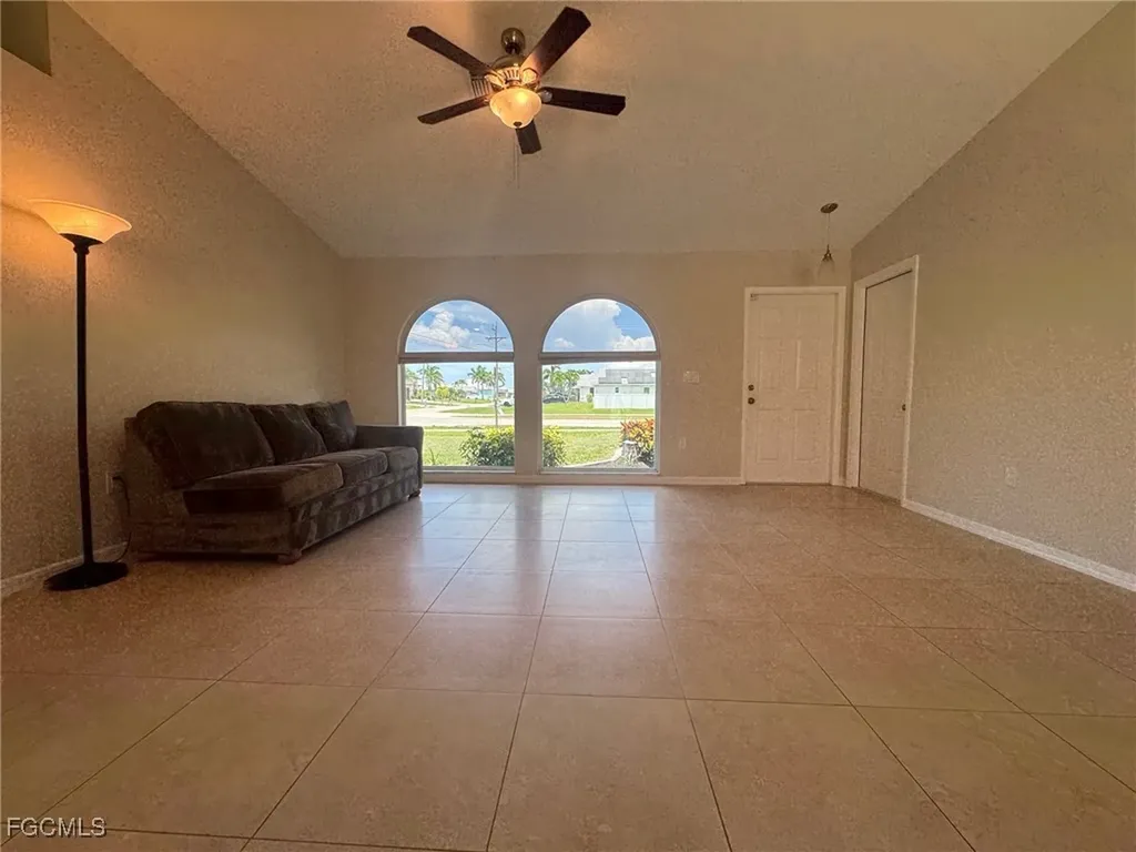 2910 Surfside Boulevard Cape Coral FL 33914