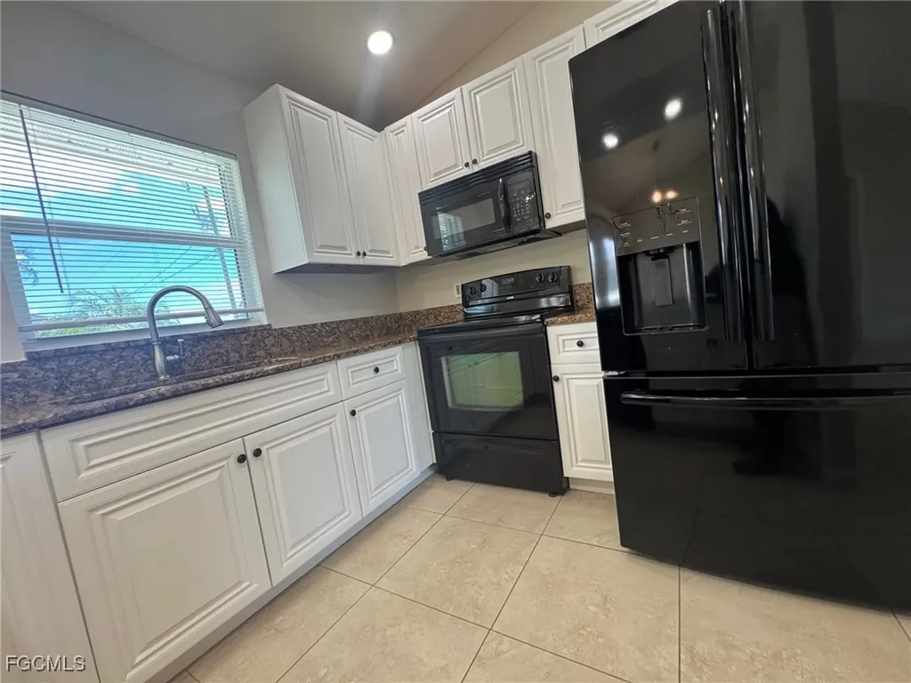 2910 Surfside Boulevard Cape Coral FL 33914