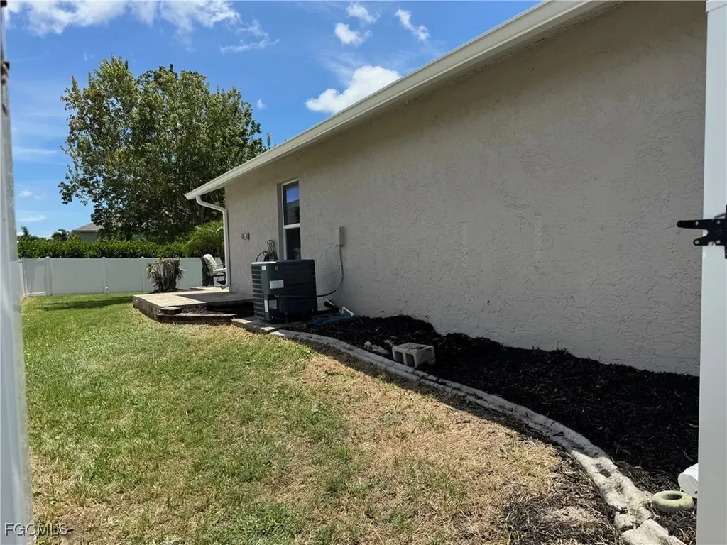 2910 Surfside Boulevard Cape Coral FL 33914