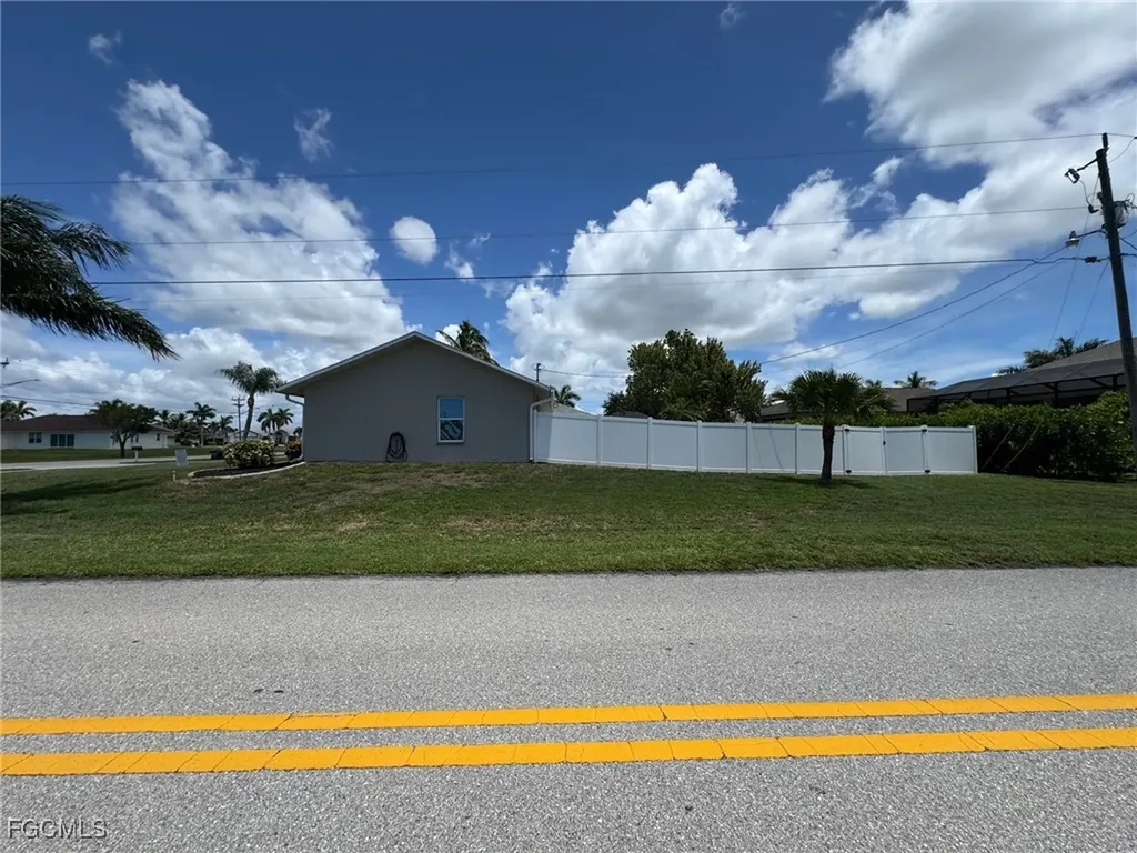 2910 Surfside Boulevard Cape Coral FL 33914