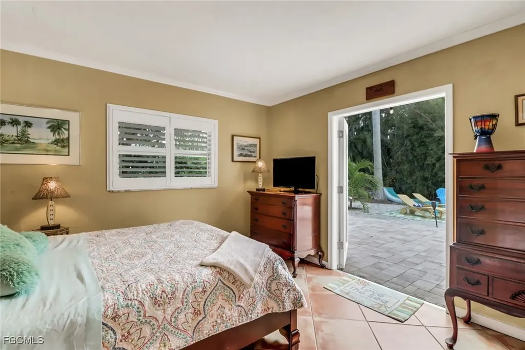 24 5th Street Bonita Springs FL 34134