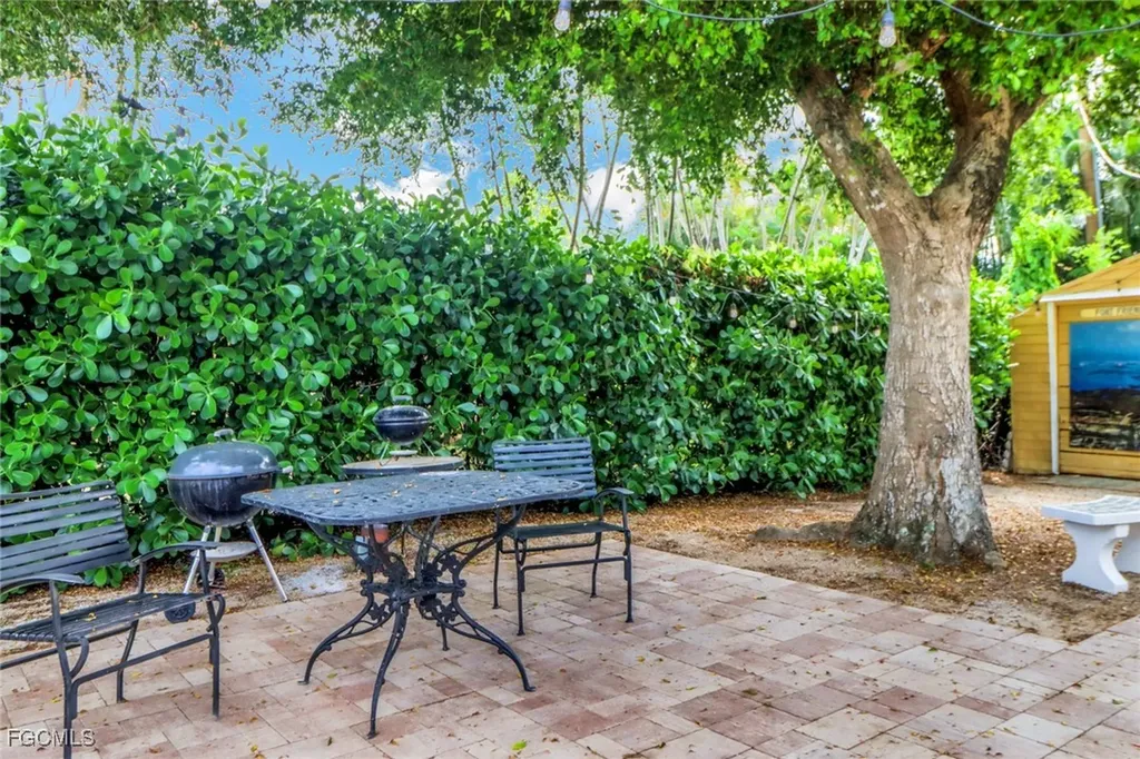 24 5th Street Bonita Springs FL 34134