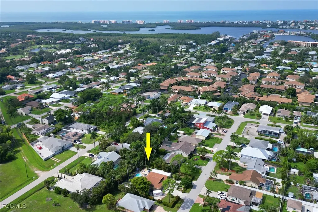24 5th Street Bonita Springs FL 34134