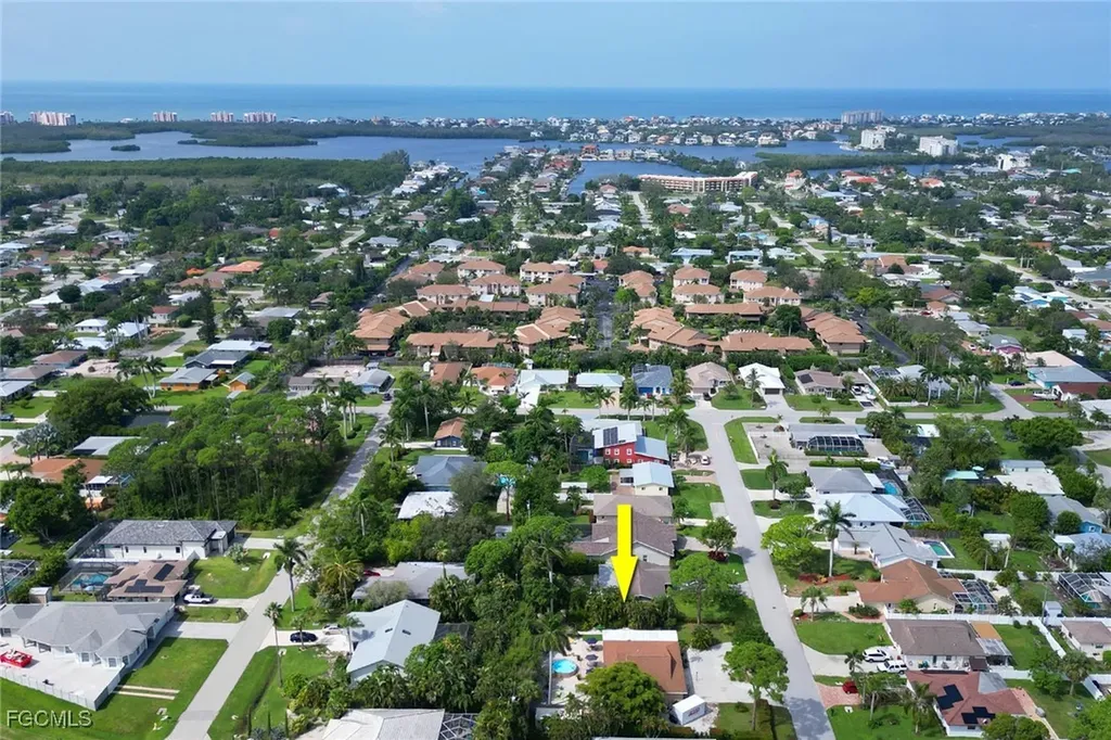 24 5th Street Bonita Springs FL 34134