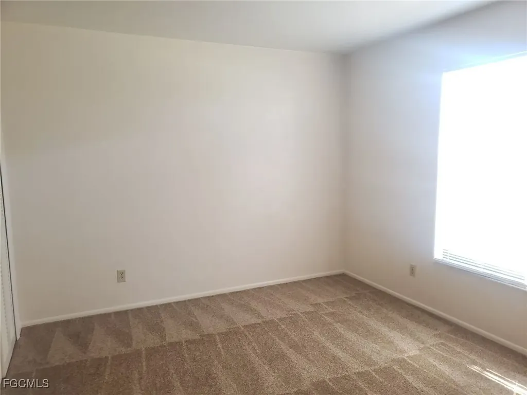 622 SE 13th Court Cape Coral FL 33990