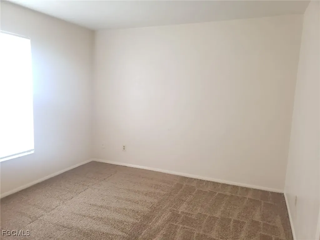622 SE 13th Court Cape Coral FL 33990