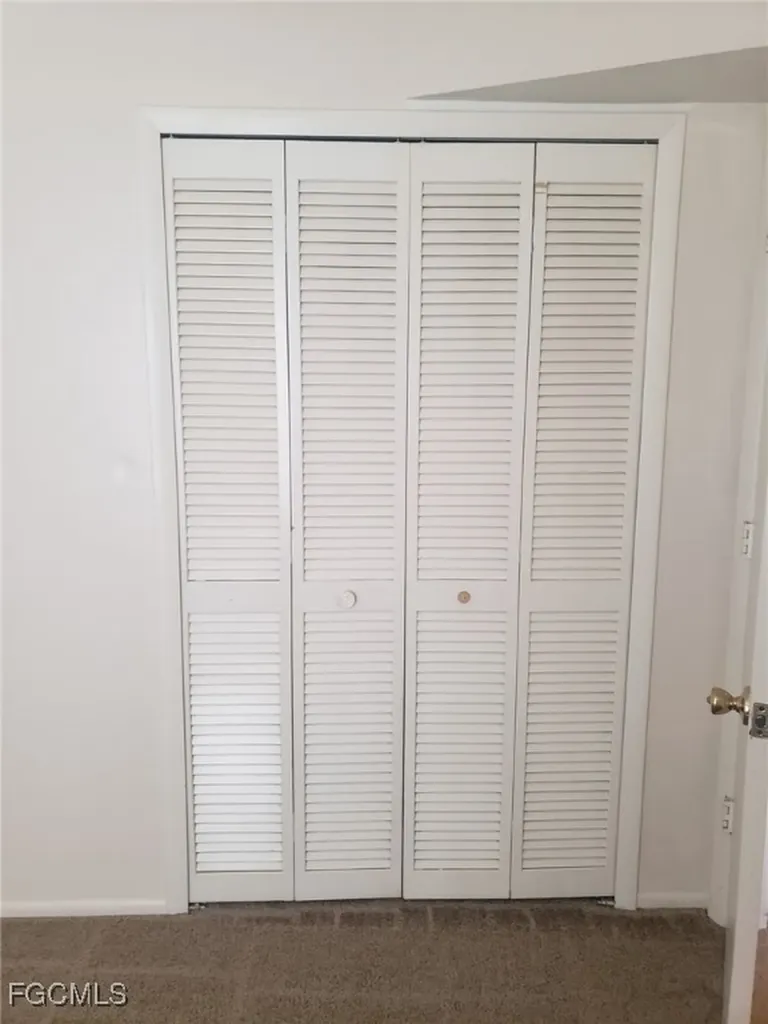 622 SE 13th Court Cape Coral FL 33990