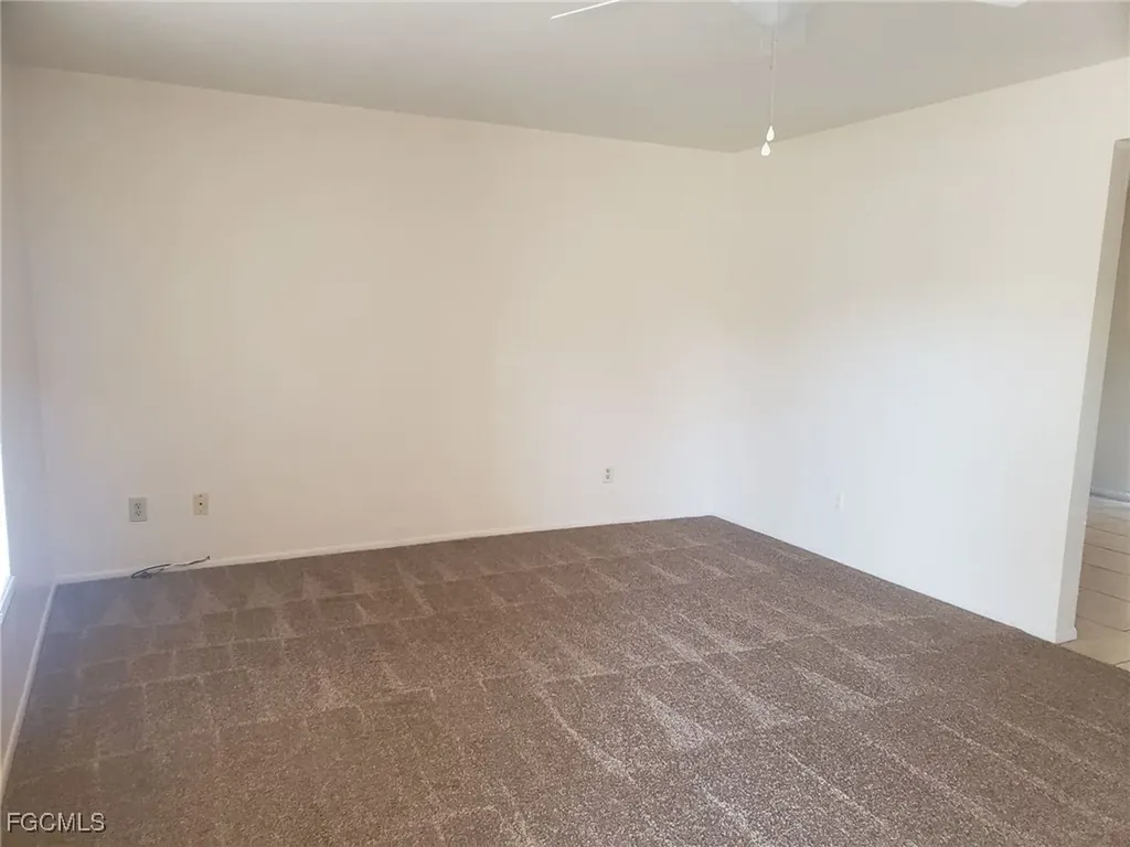 622 SE 13th Court Cape Coral FL 33990
