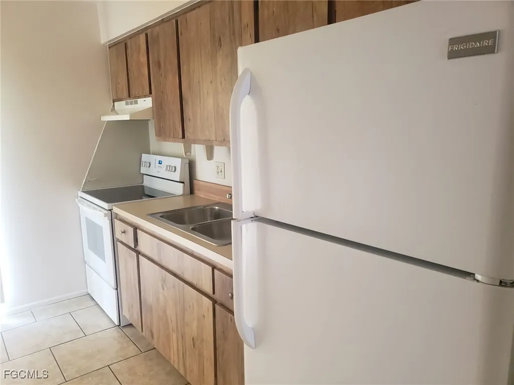 622 SE 13th Court Cape Coral FL 33990