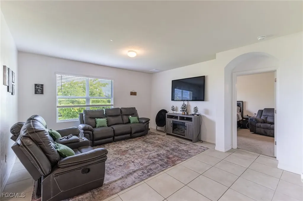 303 NE 6th Street Cape Coral FL 33909