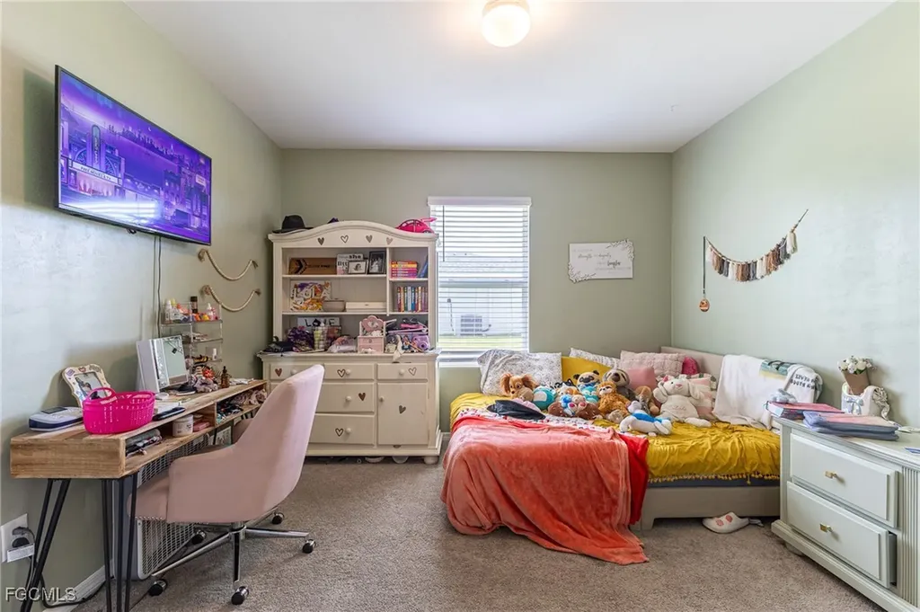 303 NE 6th Street Cape Coral FL 33909