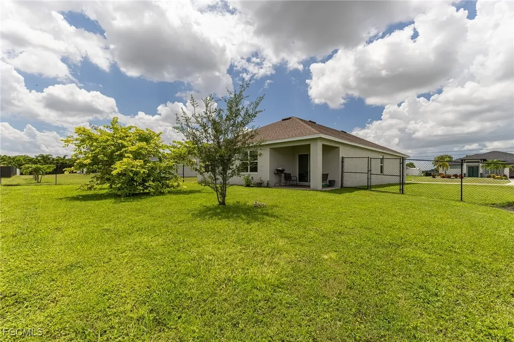303 NE 6th Street Cape Coral FL 33909
